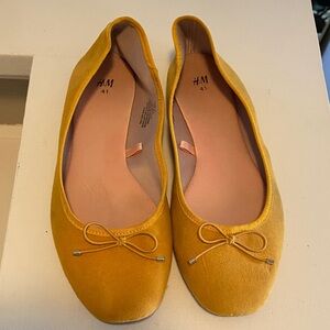 H&M Mustard Yellow Ballet Flats